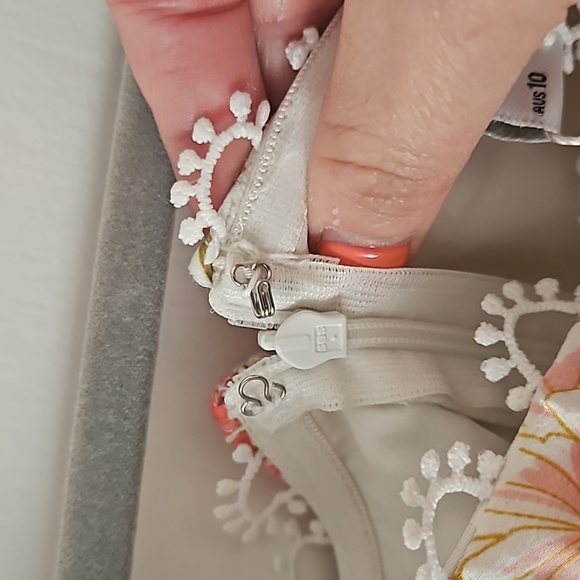 BOBBY BARDOT NECKLINE PUFF SLEEVE DRESS FLORAL PRINT WHITE - Picture 9 of 9